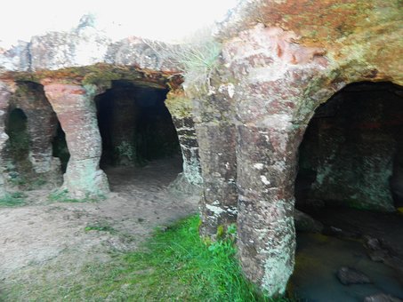 Free Grotto Rock photo and picture