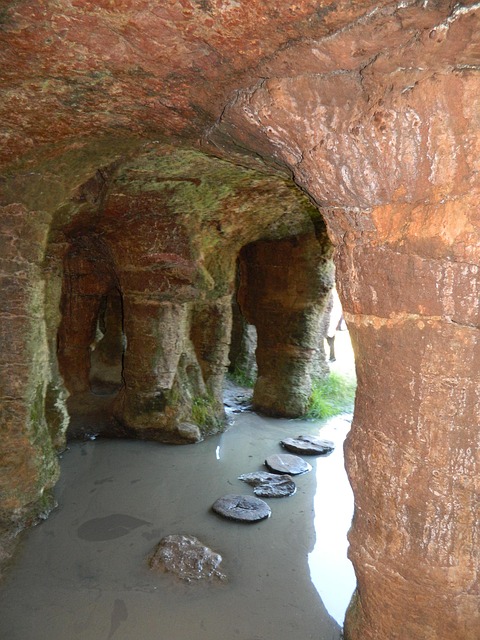 Free Gruta Del Palacio Cave photo and picture