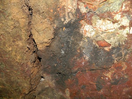 Free Gruta Del Palacio Rock photo and picture