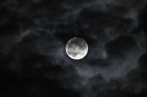 Vollmond, Traum, Geburt, Liebe