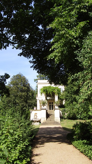 Free Glienicke Castle Park Palace Garden photo and picture