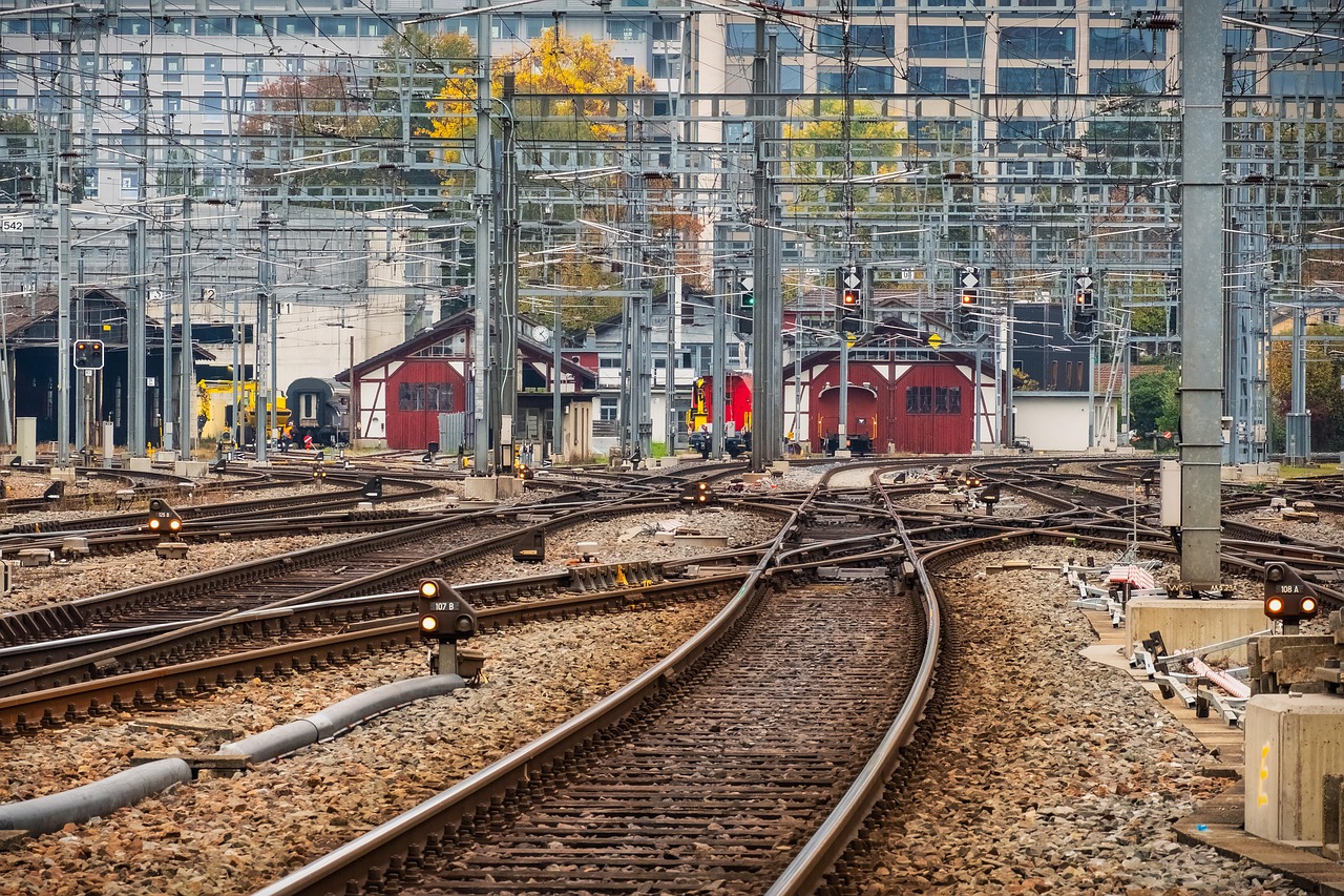 Train Station - free online jigsaw puzzle photo