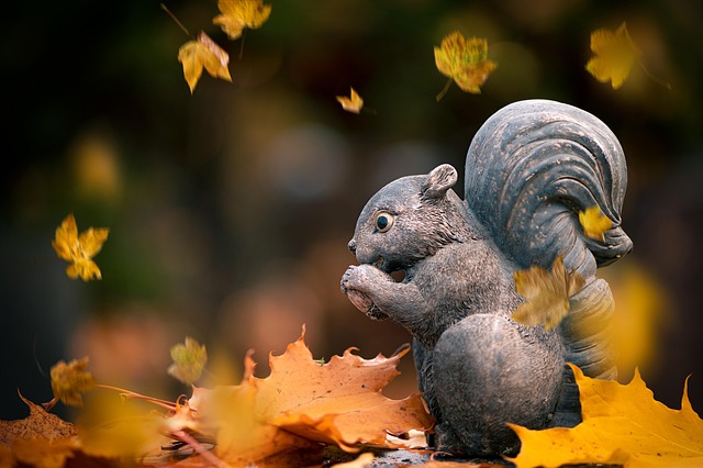 Monumento Esquilo, Pedra, Folhas, Autum