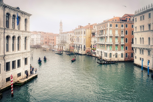 channel, water, nature, gondola, shipping, gondolier, tourists, romantic, boats, venice, italy, island, historic center, heritage site, architecture, november
