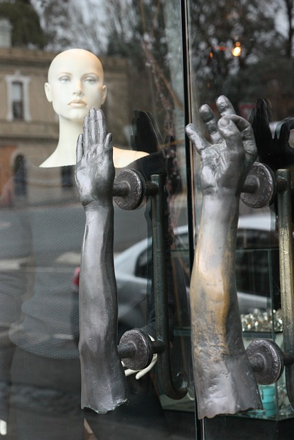 Free Hands Shop photo and picture