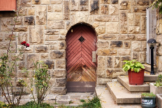 Free Door Building photo and picture