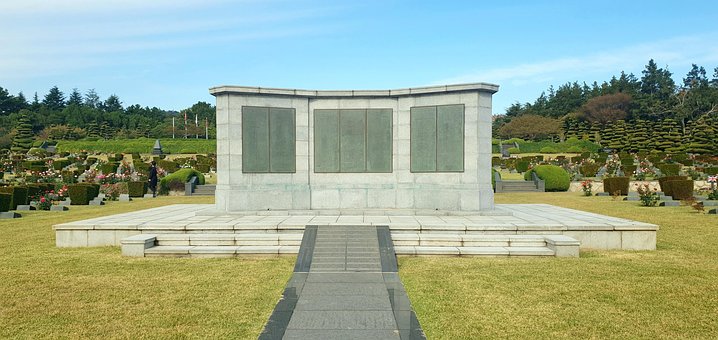Remembranza, Cementerio
