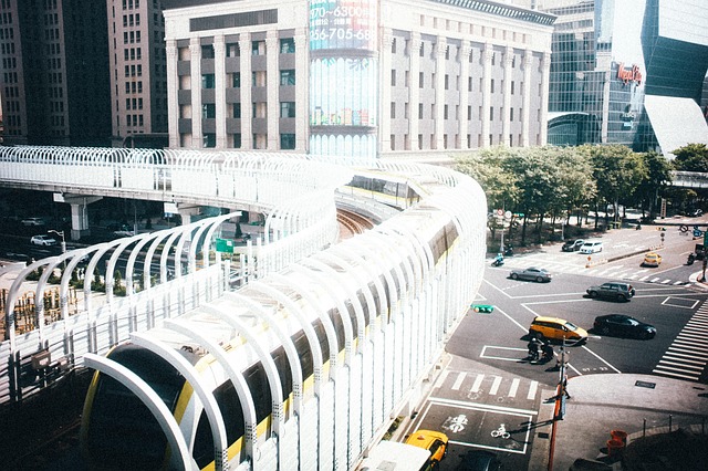 Free Beautiful Island Station Street photo and picture