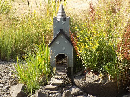 Free Pond Castle photo and picture