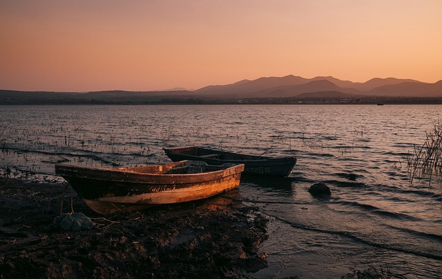 Free Boats Dark photo and picture