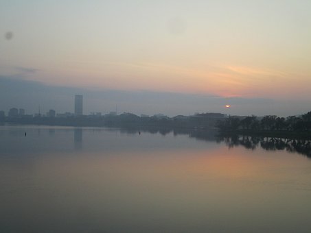 Răsărit, Râu, Liniște