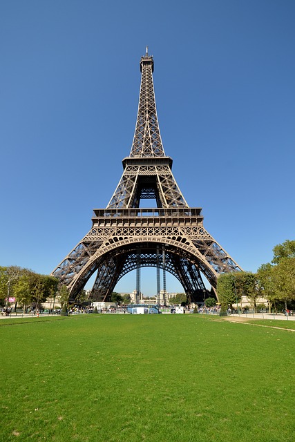 Free Eiffel Tower Paris photo and picture