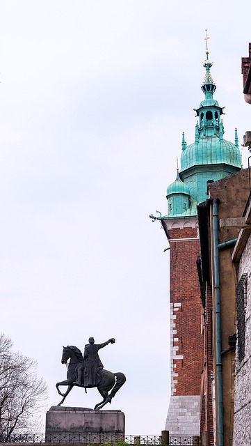 Free The Statue Krakow photo and picture
