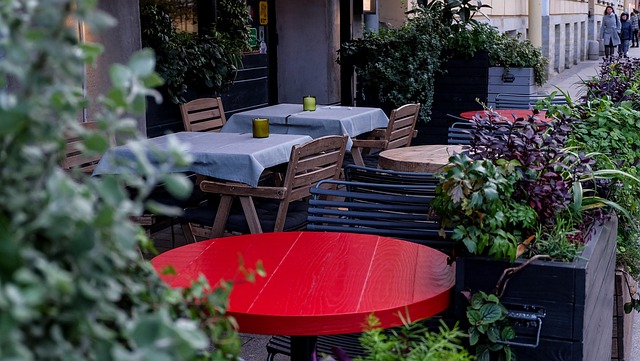 Free Table Café photo and picture
