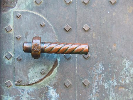 Free Door Jack photo and picture