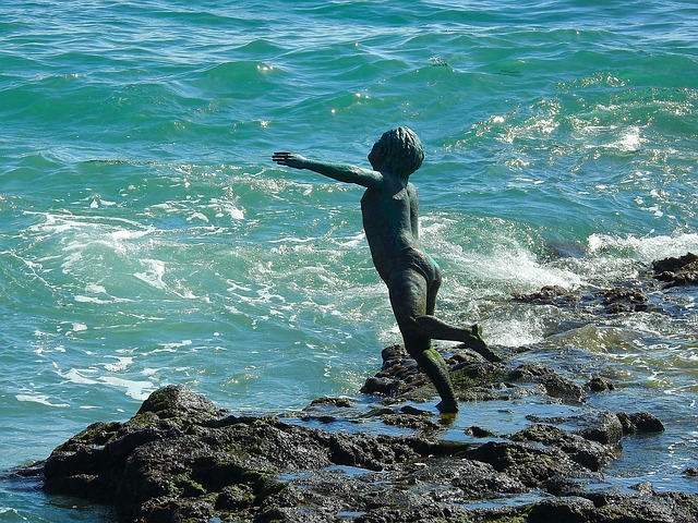 Free Statue Sea photo and picture