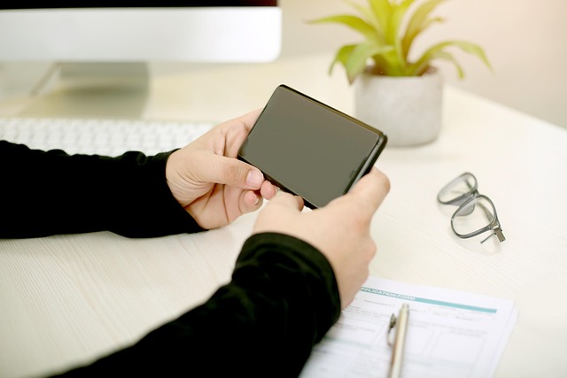 Free Mockup Phone photo and picture