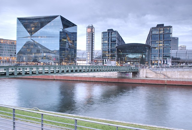 Berlin, Hovedbanegården, Spree, Skyer
