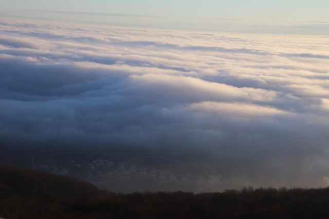 Nuvens, Inversão, Ladeira Abaixo