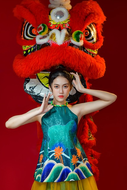 Download free HD stock image of Woman Vietnamese Tet Free Woman Vietnamese Tet photo and picture