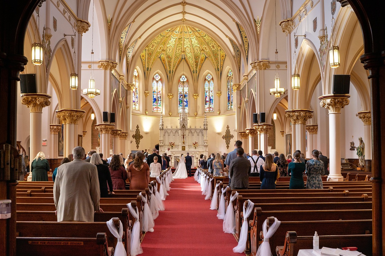 10 000 Free Cathedral Interior Church Photos Pixabay