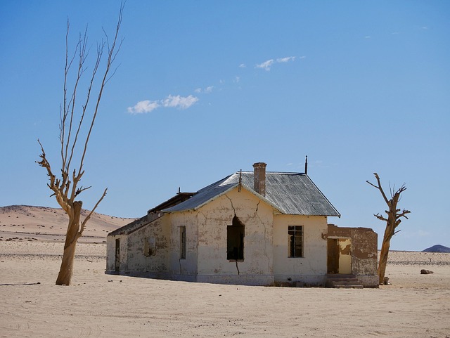 Free Ruin House photo and picture