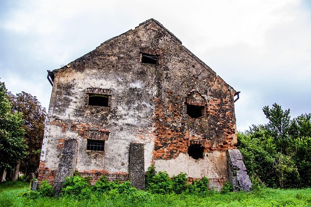 Free Old House photo and picture