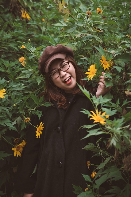Zeer, Gele Bloemen, Vrouw, Glimlach