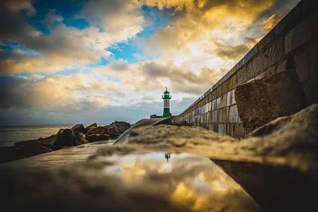 Free Lighthouse Sea photo and picture