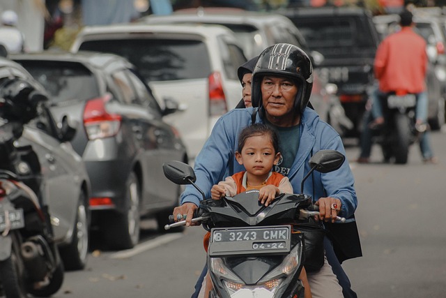 Free Human Indonesia photo and picture