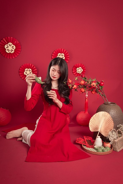 Free Vietnamese Women Out Side photo and picture