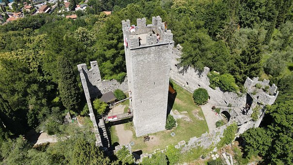 Free Chateau Italy photo and picture