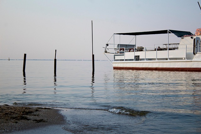 Free Boat Ship photo and picture