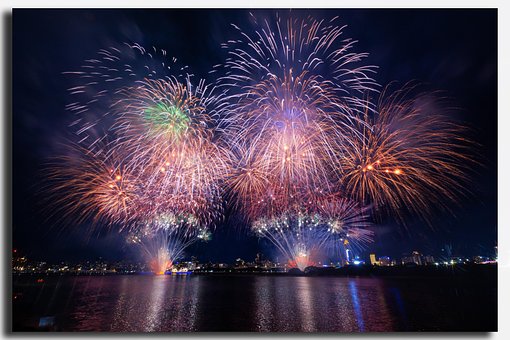 Fogos De Artifício, Margem Do Rio