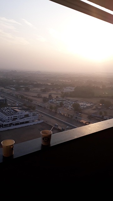 Lucht, Stad, Met Papercup En Koffie