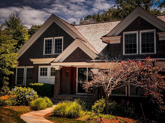 Free Cedar Roof Luxury Homes photo and picture