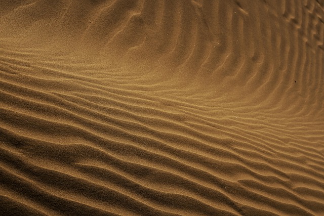 Desert, texture, iran and kashan — photo by mokhaladmusavi