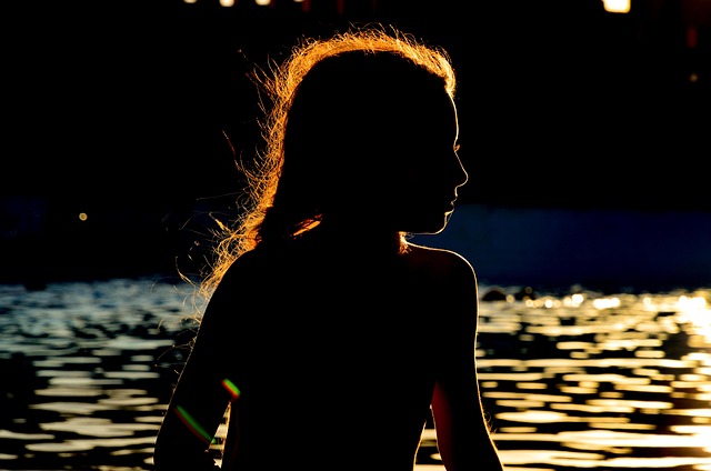 Kind, Meer, Hintergrundbeleuchtung
