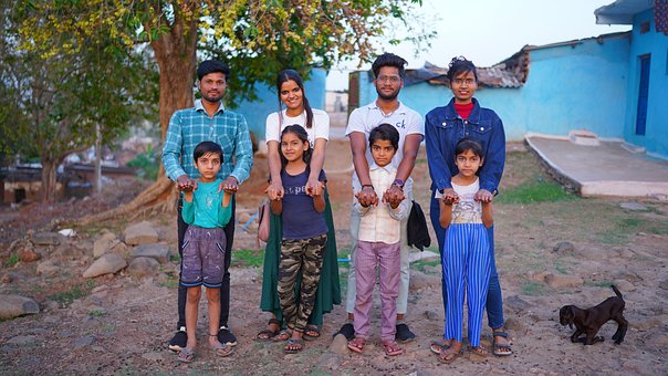 Sonam Prajapati, Dosti, Freundesgruppe