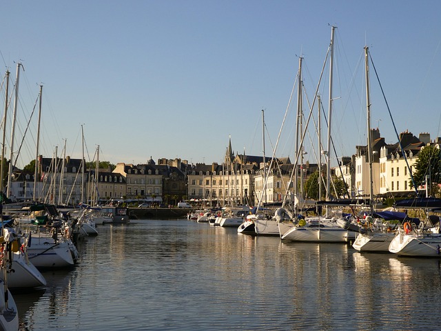 Free Port Boat photo and picture