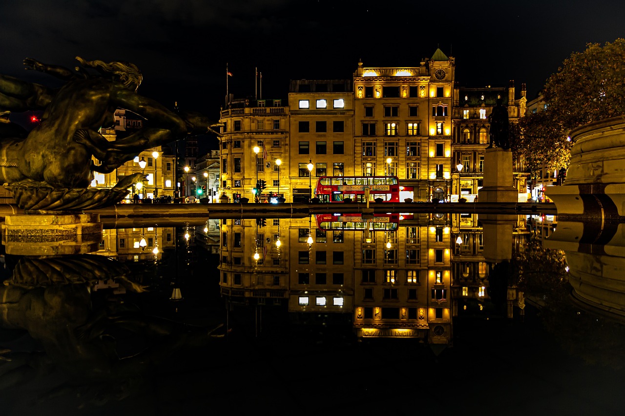 Fountain Night City At - Free photo on Pixabay - Pixabay