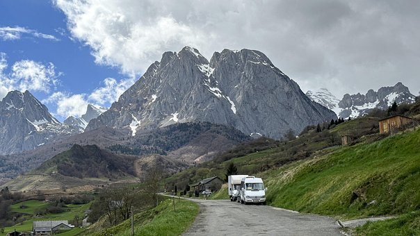 Free Mountains Road photo and picture