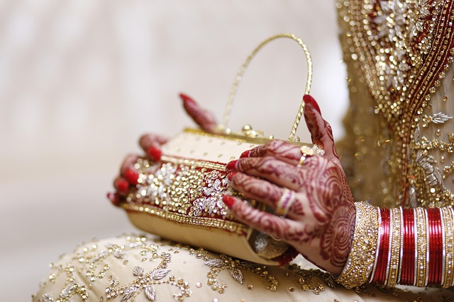 Free Purse Bride photo and picture