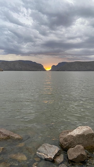 Berg, Fluss, Dam