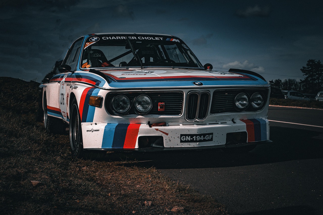 Photo gratuite de automobile, bmw, bmw série 5, course, événement de voiture, salon automobile