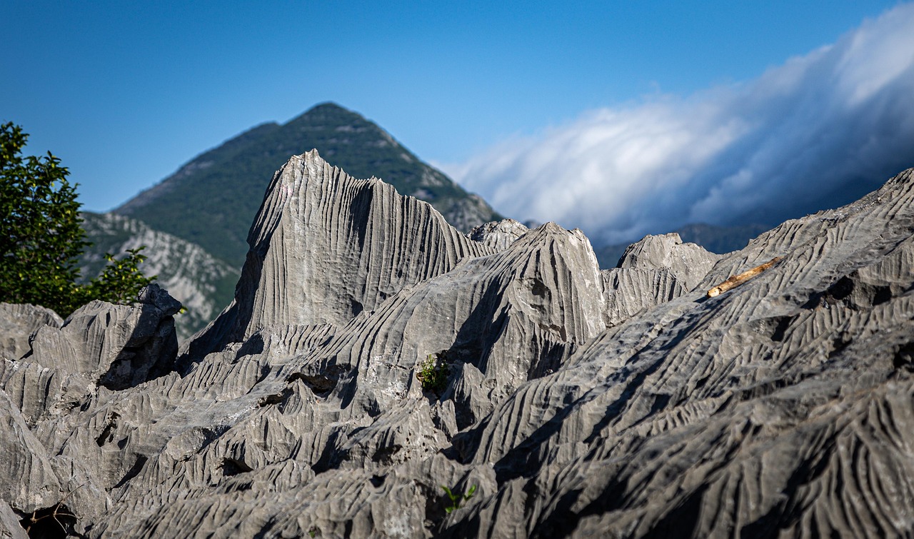 rock-formations-7960445_1280.jpg