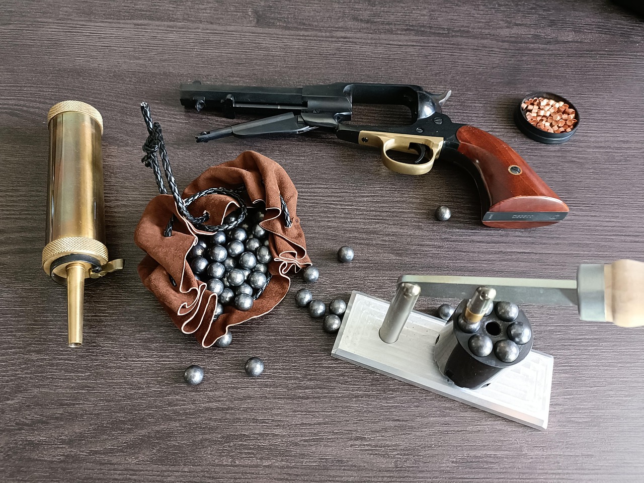 Waffe Schwarzer Staubwedel - Kostenloses Foto auf Pixabay - Pixabay