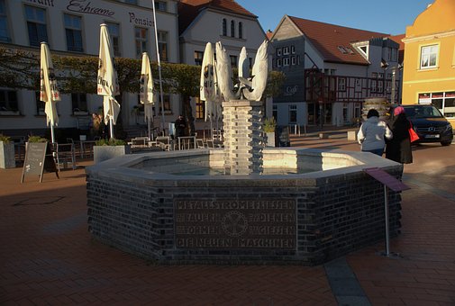 Brunnen, Marktplatz, Barth, Kommunismus