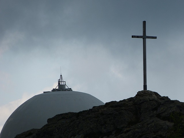 Free Cross Summit photo and picture