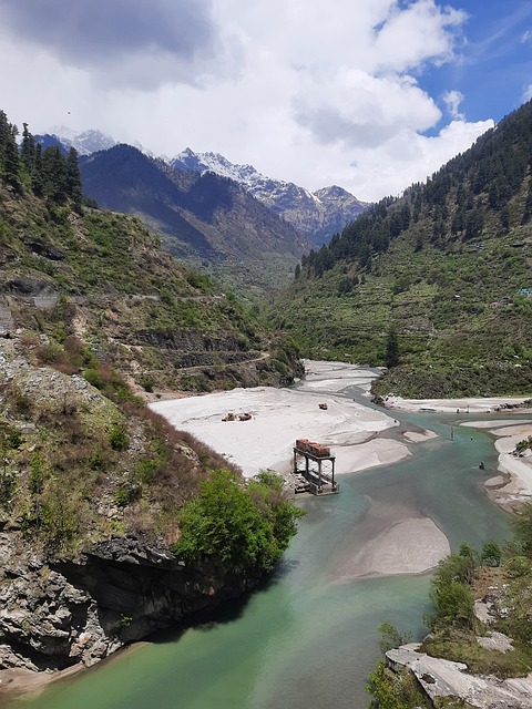 Free River Bank photo and picture